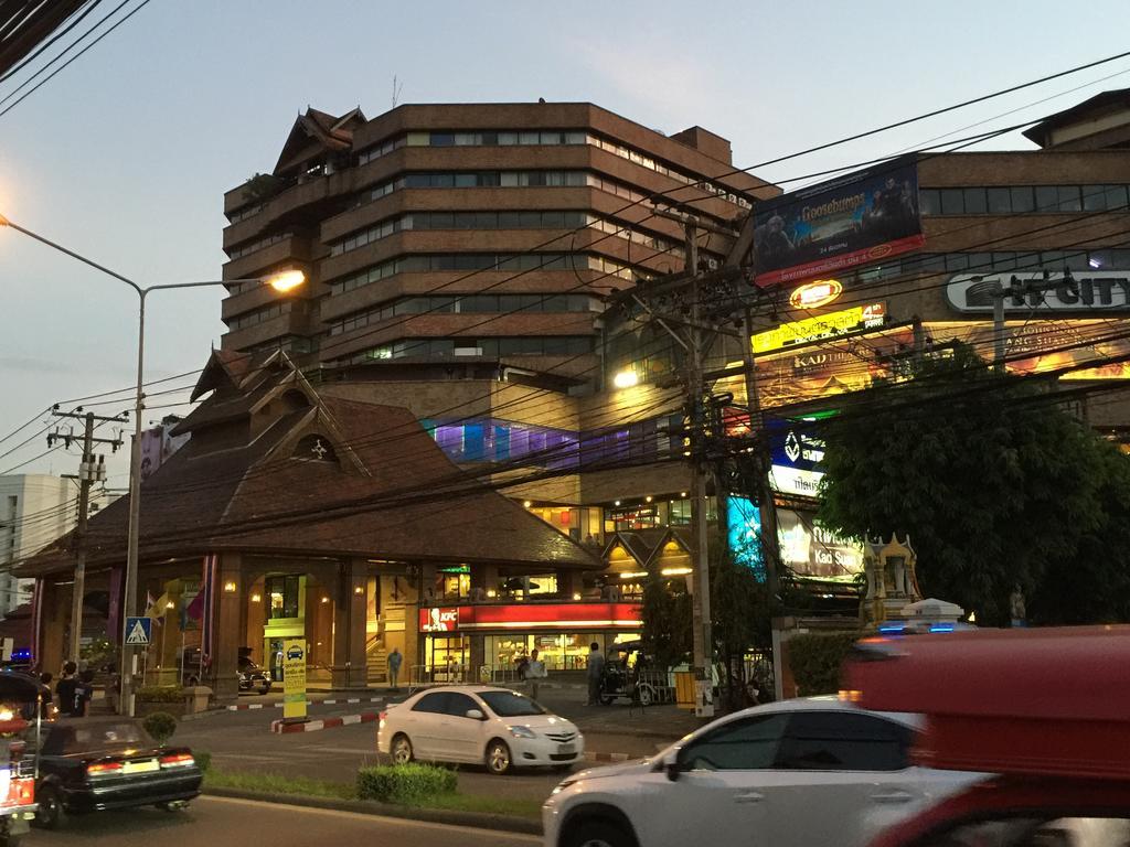 Chor Chang House Chiang Mai Buitenkant foto
